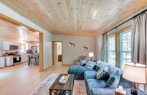 Porter Corners House | Porter Corners Home: 10 Mi to Saratoga Race Course