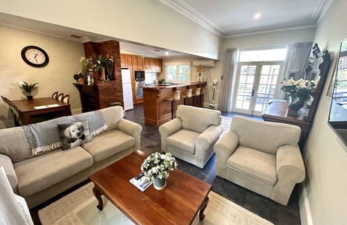 Albury Apartment | Porters Cottage Garden