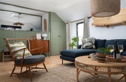 Treen House | Porthcurno Barns, The Cart Lodge - Cosy cottage, walk to Porthcurno beach, Pedn Vouder & Minack Theatre