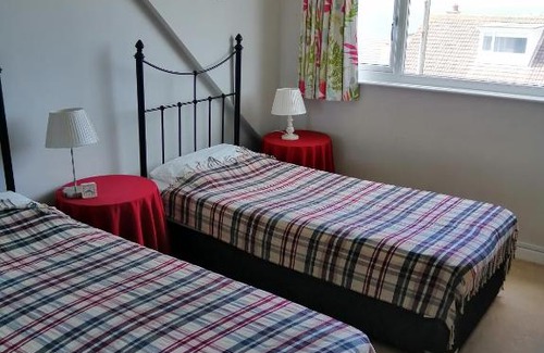 Porthtowan House | Porthtowan sea-view family holiday home