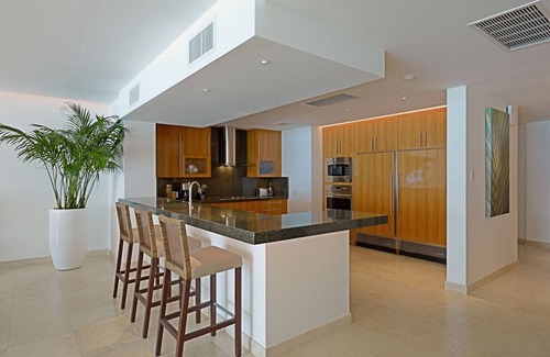 Prospect Apartment | Portico 1 in Saint James