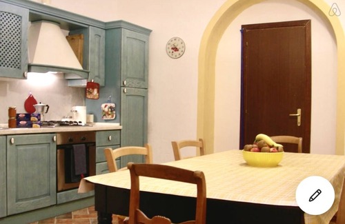 Vicopisano House | Portion of Villa with pool and garden from the 18th century