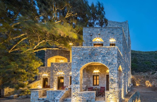 Omales House | Porto Kale Family Room