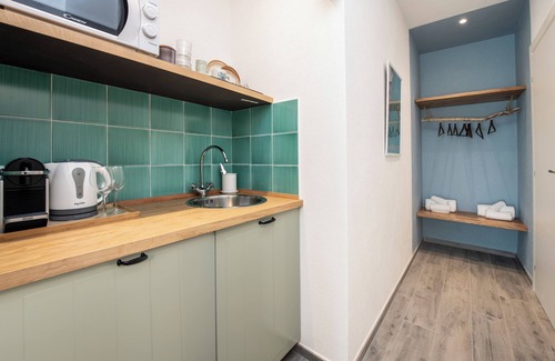 Moneglia House | PORTOBELLO ROOM WITH PVT BATH & KITCHNETTE aMoneglia| 2min walk to the beach