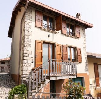 Roncola House | Portola la vecchia dimora