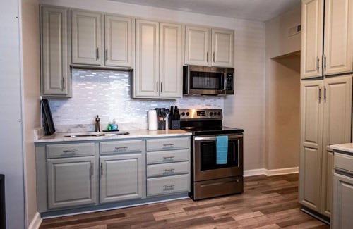 Portsmouth House | Portsmouth 2BR/1BA Getaway
