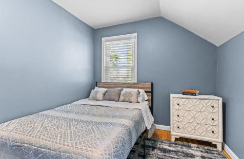 Portsmouth House | Portsmouth Beach cottage