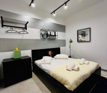 Athens City Centre Apartment | Poseidon Suite by Zeussuites