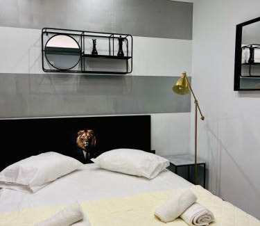 Athens City Centre Apartment | Poseidon Suite by Zeussuites