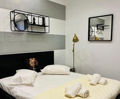Athens City Centre Apartment | Poseidon Suite by Zeussuites