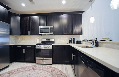 Elizabeth Apartment | Posh Urban Loft Living: Your Stylish Downtown Experience