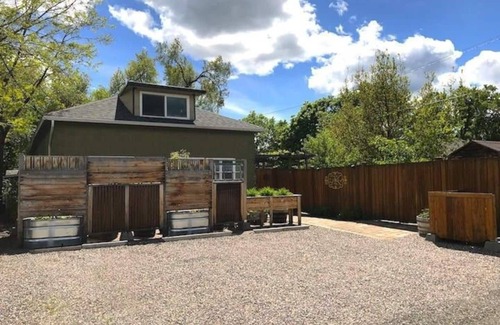 Riverfront Apartment | Positively 4th St l Walk to River & DT