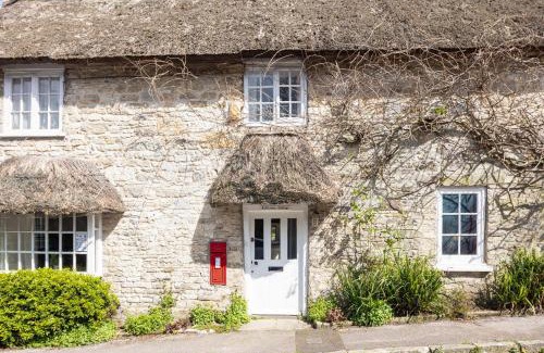 Holworth House | Post Office Cottage