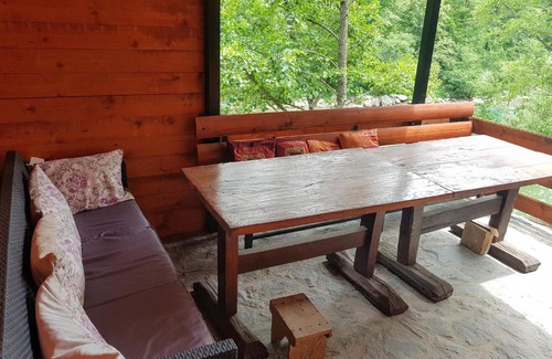 Konjic Ski Chalet | Potok kuca sa bazenom