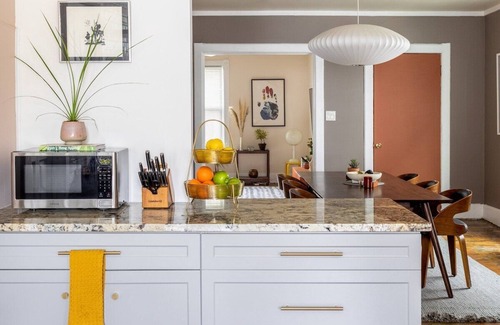 Bay View House | Potter Lower · Funky 2.5BR in the Heart of Bay View - w/Parking