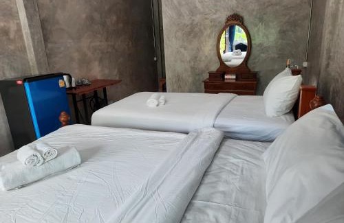 Mueang Kao House | Pottery Street House