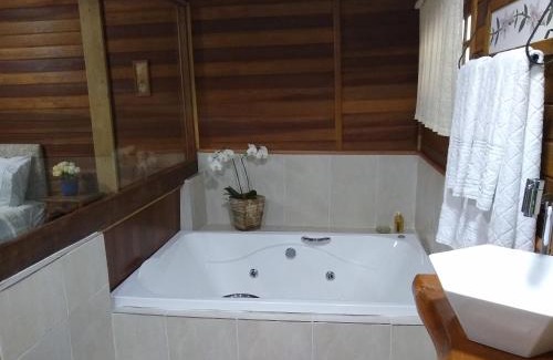 Quitandinha Hotel | Pousada do Lago