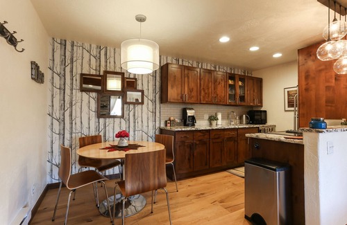 Avon Condo | POW HAUS: Modern Beaver Creek 2BR w/Ski Access