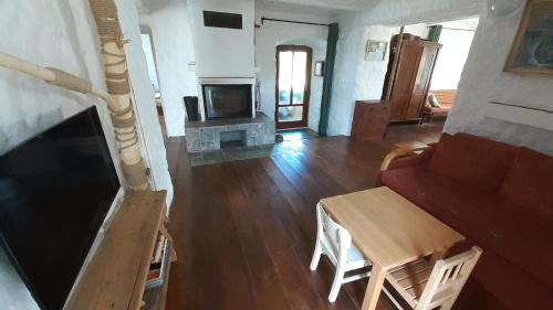 Okrouhla Apartment | Prázdninová chalupa s uzavřeným dvorem a zahradou