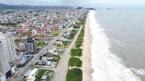 Goioxim Apartment | Prédio fantástico apenas 300m da praia