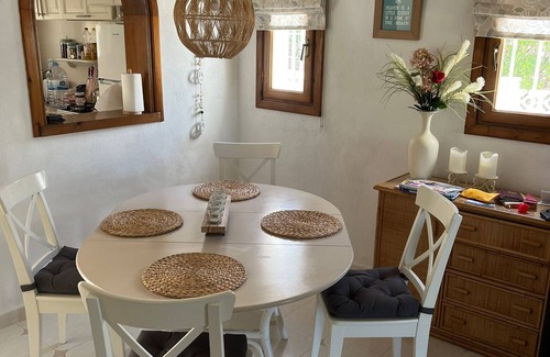 Paichi House | Prachtige Bungalow met Dakterras op het Zuiden en Zwembad op 10m Afstand