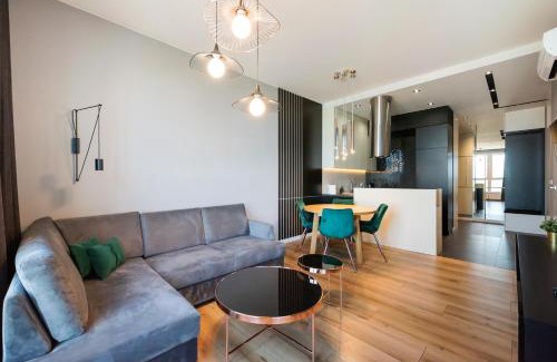 Praga Poludnie Apartment | Praga 23rd Floor High-Class Apartment by BookingHost