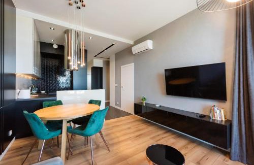 Praga Poludnie Apartment | Praga 23rd Floor High-Class Apartment by BookingHost