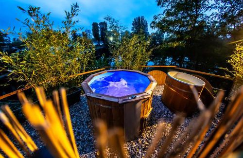 Liben Boat Rental | Prague Bay Houseboats