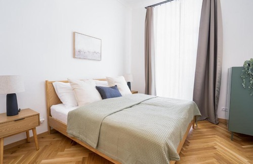 Prague 2 Apartment | Prague Days - Bright Flat - Small Balcony - Quiet Area