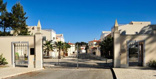 Praia del Rei House | Praia Del Rey ByThe Pools