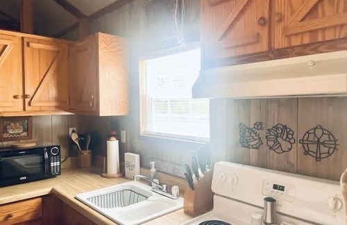 Mena Cabin | Prairie Creek Cabin -Ride SxS to trails from the cabin! Kayak and Fish the Creek