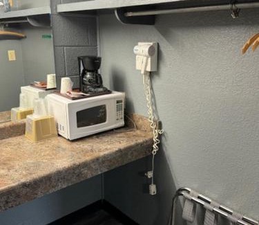 Pratt Hotel | Pratt Budget Inn