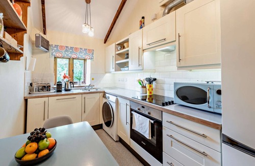 Black Torrington House | Pratts Barn - Two Bedroom House, Sleeps 4