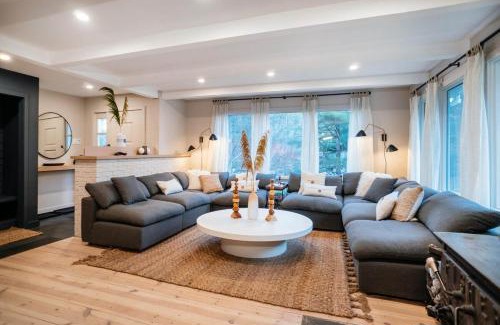 Prattsville Villa | Prattvilla -Catskill -Mountain Escape 5 BR ,3 bath with Hot tub