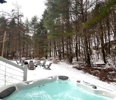 Prattsville Villa | Prattvilla -Catskill -Mountain Escape 5 BR ,3 bath with Hot tub