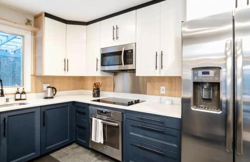 Prattsville Villa | Prattvilla -Catskill -Mountain Escape 5 BR ,3 bath with Hot tub