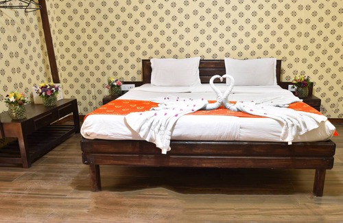 Rajpipla Other | Praveg Tent City Narmada, Statue of Unity