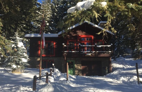 Gallatin Gateway Cabin | Pre-Season Discount on Winter Wonderland Cabin