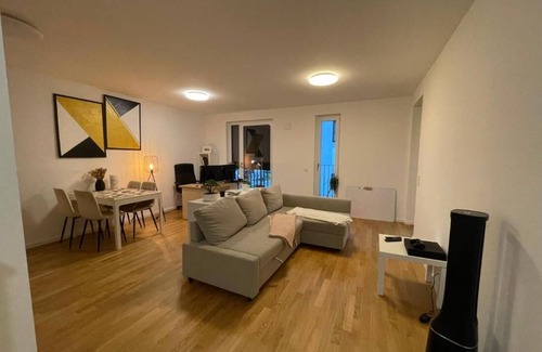 Schoenefeld Apartment | Precious Airport Sta