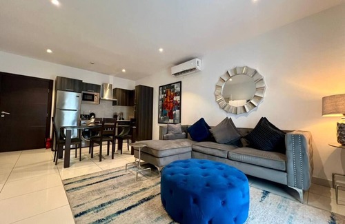 Cantonments House | Premier 1BR APT with Pool View, Embassy Gardensnn