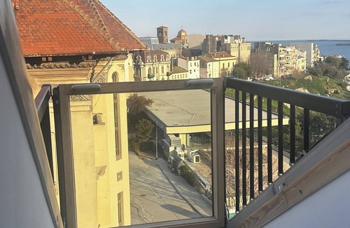 Constanta Apartment | Premier Apartment in Ovidiu Square, Constanta/La bohème