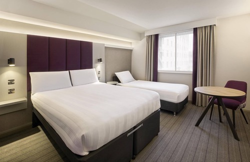 Brownsover Hotel | Premier Inn Rugby North - Newbold