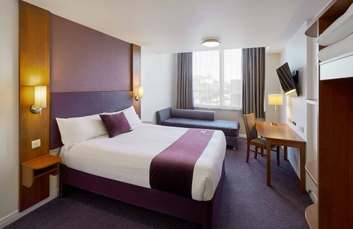 Warwick Hotel | Premier Inn Warwick