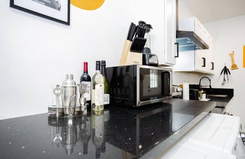Beverly Green House | Premier Modern Vegas Escape: Arts District & Patio