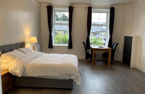 Uphall Apartment | Premier Studio B