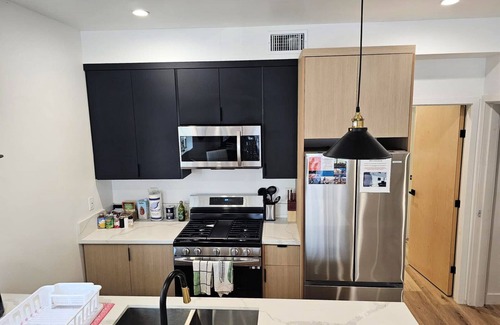 East Hollywood House | Premiere 5 bedroom Place in Hollywood, free AC, WiFi and Parking