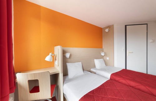 Montfavet Hotel | Premiere Classe Avignon Sud - Parc des Expositions