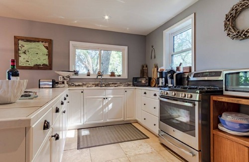 Frontenac Cottage | Premiere Kingsford Lake Cottage