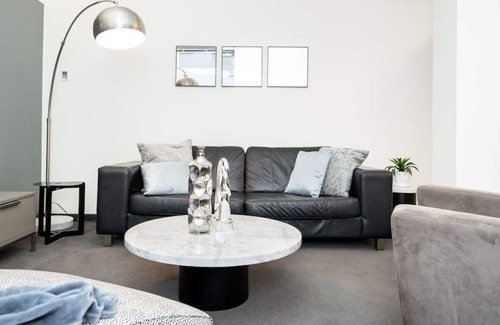 Downtown Winnipeg Condo | Premium 2BD Loft DT Heated Parking Rooftop Patio BBQ Gym Coffee