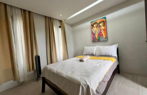 Laurel Bed & Breakfast | Premium 5 Bedroom Family Estate Overlooking Lake Taal